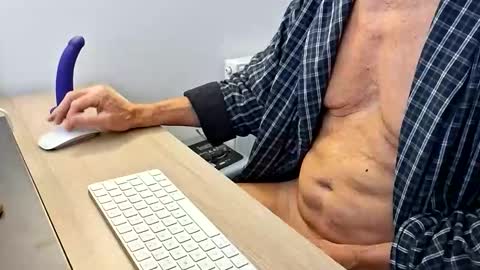 snootyagain online show from 28, 4, 2026