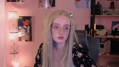Snapshot of snowflakeskitty chatting on 3, 6, 2026 Ellie online show from 3, 6, 2026