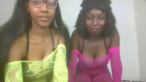 snowfox254 online show from 3, 11, 2025