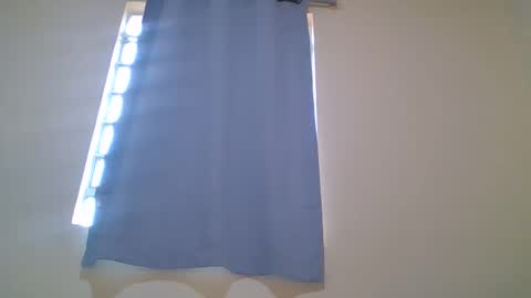 Snowie eyes online show from 16, 11, 2025