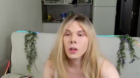 Snowwgirlls online show from 28, 2, 2026