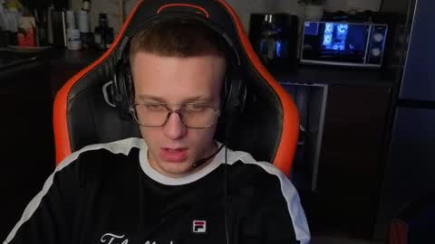 Snapshot of sobaka_masturbaka chatting on 24, 2, 2026 kluvr4 online show from 24, 2, 2026