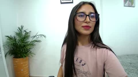 Snapshot of soffi_rousel_ chatting on 18, 2, 2025 soffi_rousel_ online show from 18, 2, 2025
