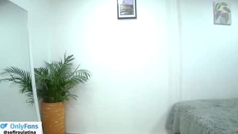 Snapshot of soffi_rousel_ chatting on 23, 2, 2025 soffi_rousel_ online show from 23, 2, 2025