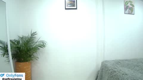 Snapshot of soffi_rousel_ chatting on 25, 2, 2025 soffi_rousel_ online show from 25, 2, 2025