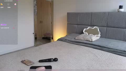 Snapshot of soffimoon_ chatting on 4, 2, 2026 IG Soffimoon I THANK YOU FOR LEAVING YOUR FOLLOW online show from 4, 2, 2026