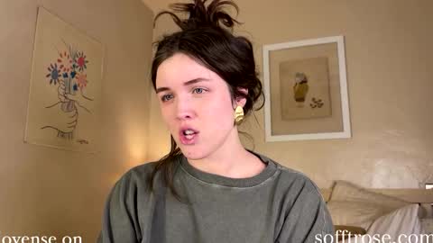 Julia    online show from 22, 1, 2025