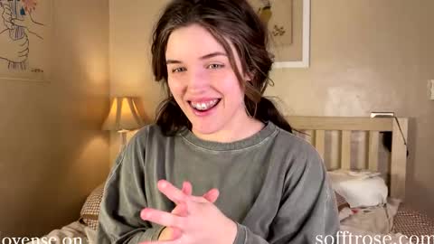 Julia    online show from 6, 2, 2025