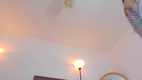 sofhia cruz online show from 2, 3, 2025