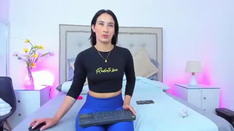 sofhyalove online show from 10, 6, 2026