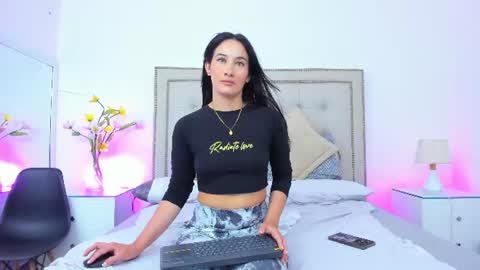 sofhyalove online show from 13, 6, 2026