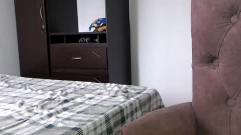 Sofa Castellanos online show from 15, 6, 2026