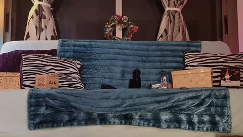 Sofi Mora online show from 24, 12, 2024