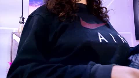 Sofi Noa online show from 18, 11, 2025