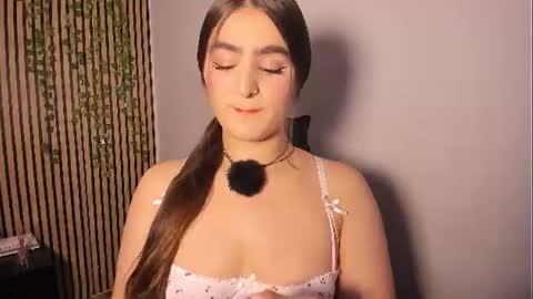 Snapshot of sofia44 chatting on 13, 7, 2026 Skarlett online show from 13, 7, 2026