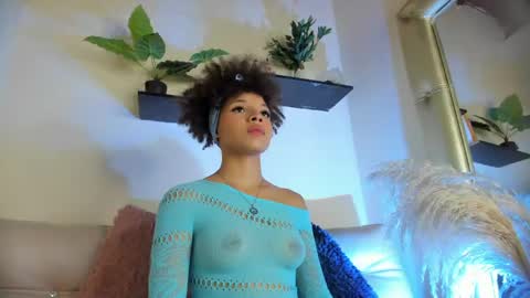 S O F I A  online show from 28, 4, 2026