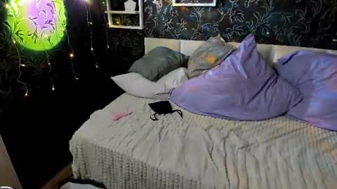 Sofia Lovvve online show from 10, 6, 2026