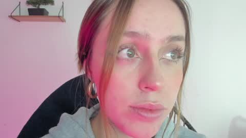     online show from 18, 12, 2024