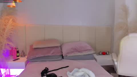 Snapshot of sofia_pamela chatting on 13, 9, 2025 SOFIA PAMELA online show from 13, 9, 2025