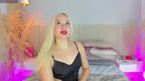 Snapshot of sofia_pamela chatting on 28, 9, 2025 SOFIA PAMELA online show from 28, 9, 2025