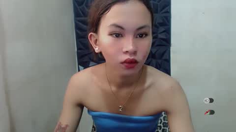 sofia_sweetheart18 online show from 21, 10, 2025