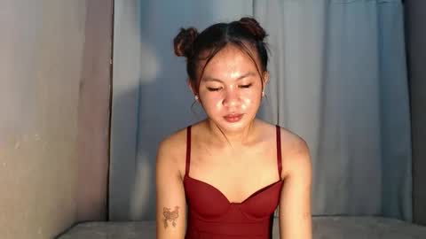 sofia_sweetheart18 online show from 15, 5, 2026