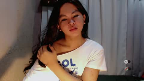 sofia_sweetheart18 online show from 27, 7, 2026