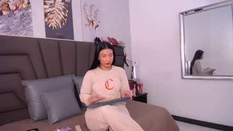 Snapshot of sofia_velez5 chatting on 17, 5, 2026 online show from 17, 5, 2026