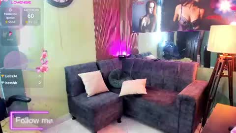 Snapshot of sofiadavis_23 chatting on 17, 7, 2026 SOFIA online show from 17, 7, 2026