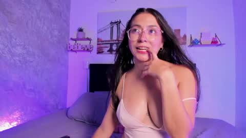 sofialujan_ online show from 28, 4, 2026