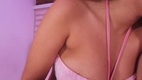 Snapshot of sofiavelezz_ chatting on 7, 5, 2026 Sofia Velez online show from 7, 5, 2026