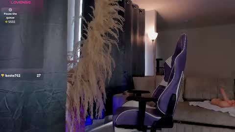 sofia wiliam   online show from 4, 7, 2026