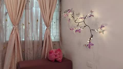 Sofi Bella online show from 23, 4, 2026