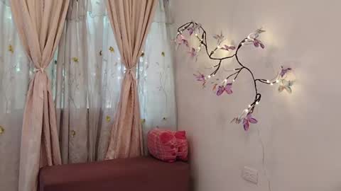 Sofi Bella online show from 15, 5, 2026