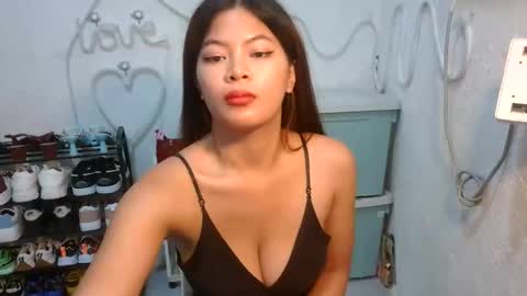 sofie_loorexx online show from 10, 6, 2026