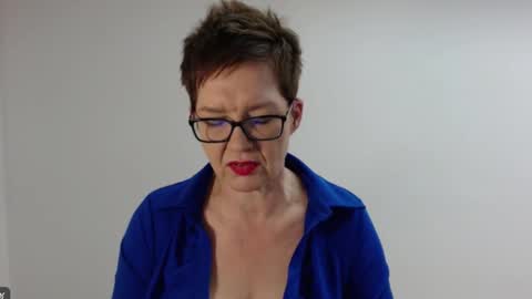 Sofie Velvet online show from 12, 2, 2026