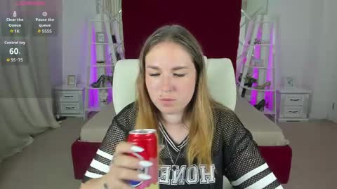 Snapshot of sofii_darling chatting on 8, 6, 2026 sofii_darling online show from 8, 6, 2026