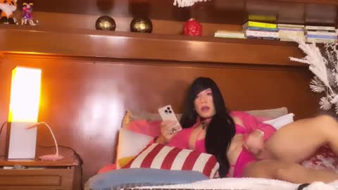 Sofa bonita  online show from 15, 12, 2024