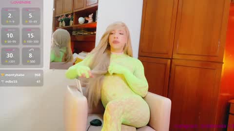 Sofa bonita  online show from 20, 1, 2025