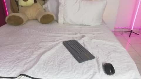   online show from 27, 4, 2026