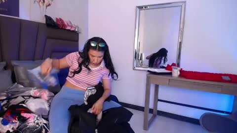      online show from 15, 4, 2026