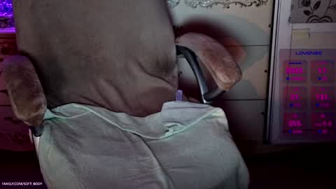 Snapshot of soft_body chatting on 16, 12, 2024 Hi Im Sofia online show from 16, 12, 2024