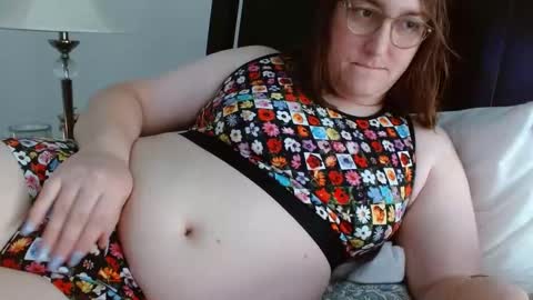 chubby enby sissy online show from 20, 9, 2025