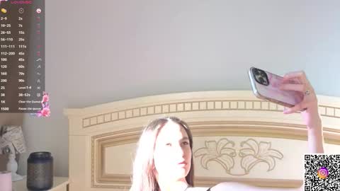 Elly online show from 3, 11, 2025