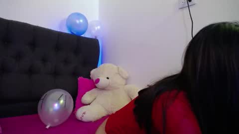 Snapshot of sofya_n_andy_ chatting on 12, 10, 2025 sofya_n_andy_ online show from 12, 10, 2025