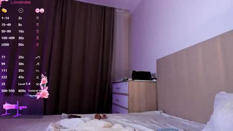 Snapshot of solar_marin chatting on 8, 11, 2025 Rin online show from 8, 11, 2025