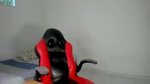 Moonie  online show from 10, 9, 2025