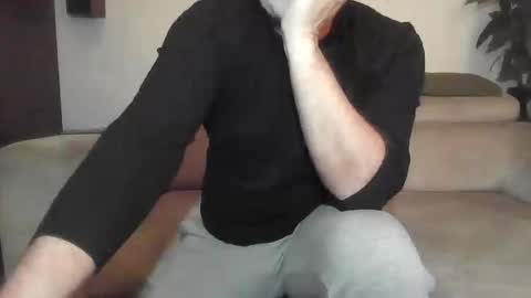 Snapshot of sole73 chatting on 25, 11, 2025 Sole Obedient online show from 25, 11, 2025