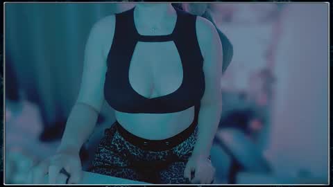 Gaby Solis online show from 23, 11, 2025