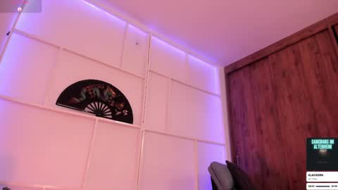 saraIG Solosara8 online show from 8, 3, 2025